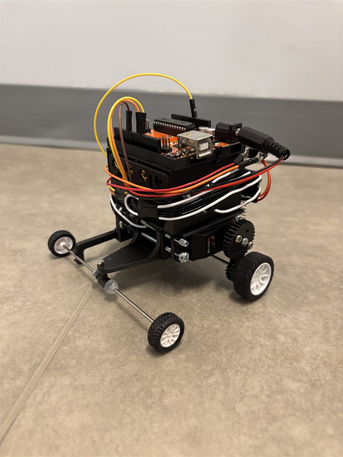 Circle-drawing robot assembly
